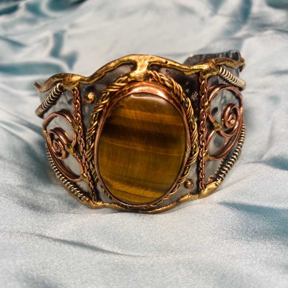 GORGEOUS TIGER EYE BANGLE ✨